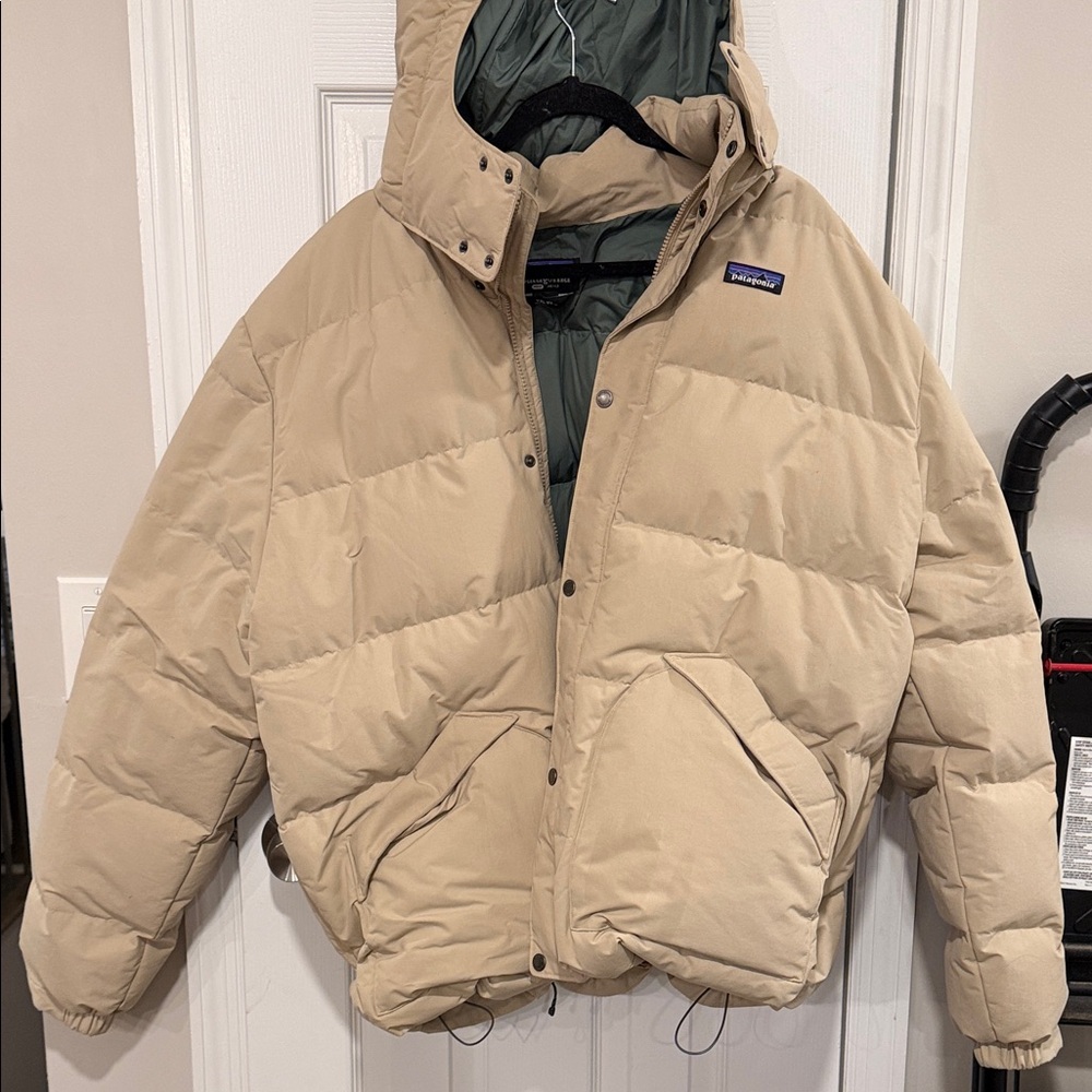 Patagonia Beige Puffer Jacket for Men